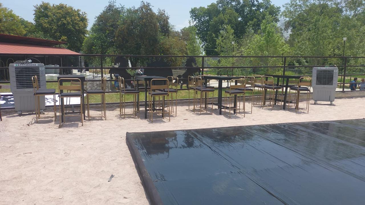 Mobiliario y Montaje — Modelo 14